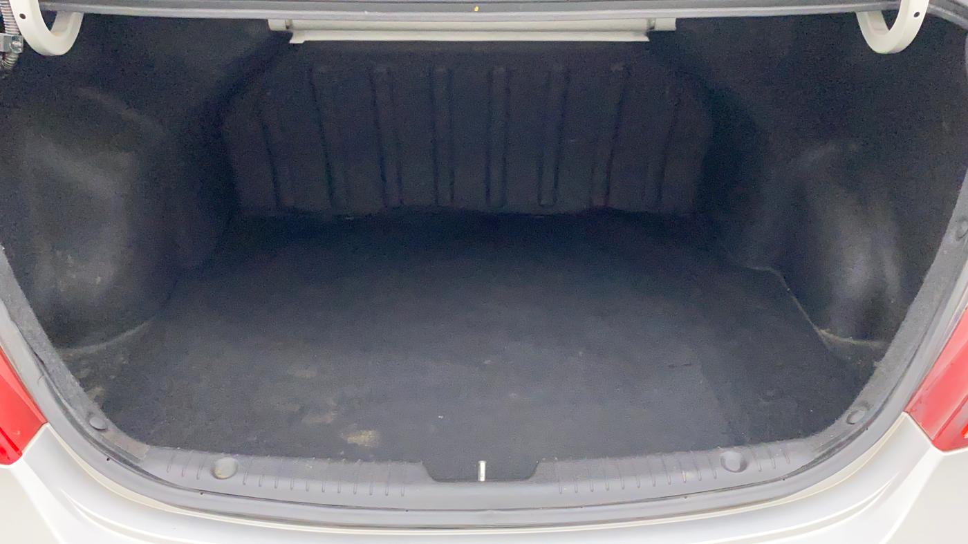 2015 Hyundai Verna FLUIDIC 4S 1.6 VTVT S(O), Petrol, Manual, 47,960 km, Boot Inside