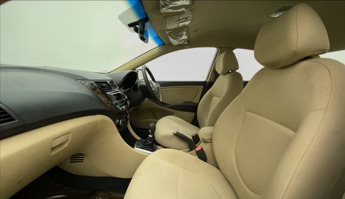2015 Hyundai Verna FLUIDIC 4S 1.6 VTVT S(O), Petrol, Manual, 47,960 km, Right Side Front Door Cabin