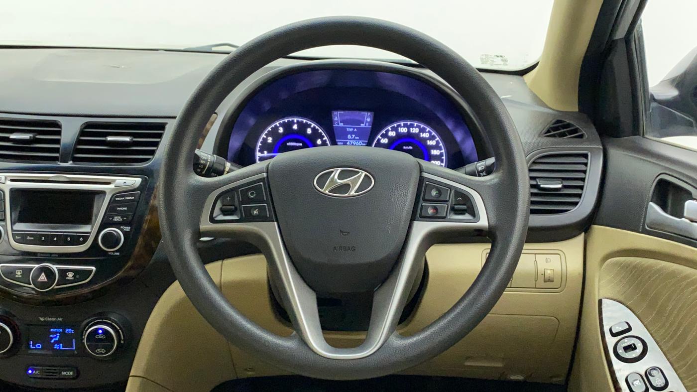 2015 Hyundai Verna FLUIDIC 4S 1.6 VTVT S(O), Petrol, Manual, 47,960 km, Steering Wheel Close Up