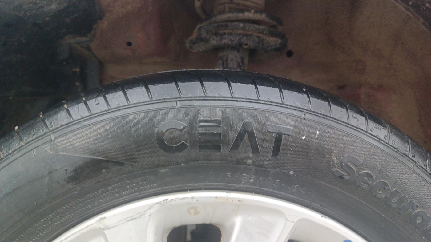 2016 Maruti Swift Dzire ZXI, Petrol, Manual, 57,081 km, Left Front Tyre Tread