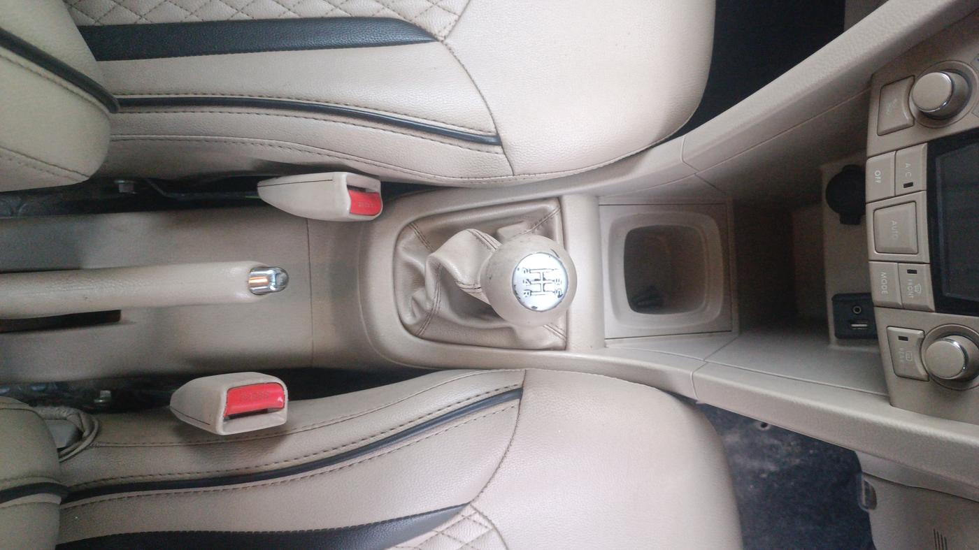 2016 Maruti Swift Dzire ZXI, Petrol, Manual, 57,081 km, Gear Lever