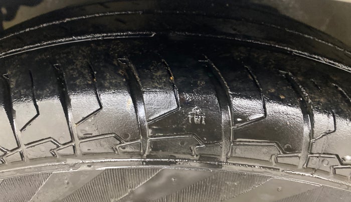 2019 Maruti Celerio VXI AMT, Petrol, Automatic, 77,335 km, Left Front Tyre Tread