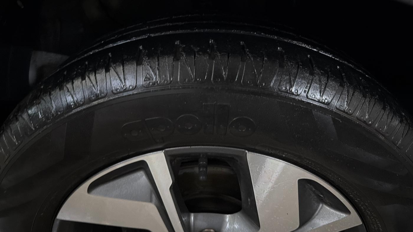 2021 KIA SONET GTX PLUS 1.0 IMT, Petrol, Manual, 35,391 km, Right Front Tyre Tread