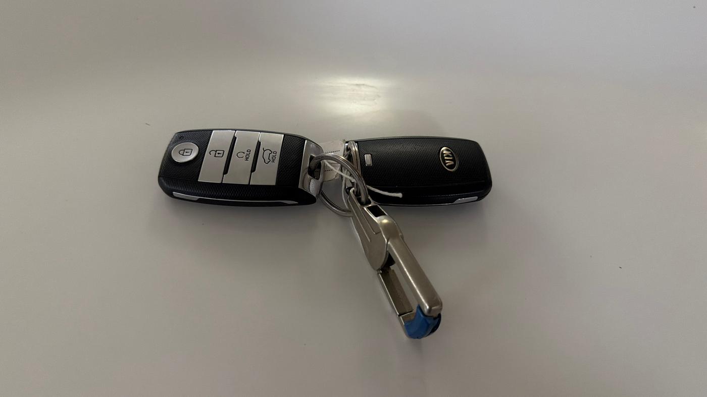 2021 KIA SONET GTX PLUS 1.0 IMT, Petrol, Manual, 35,391 km, Key Close Up