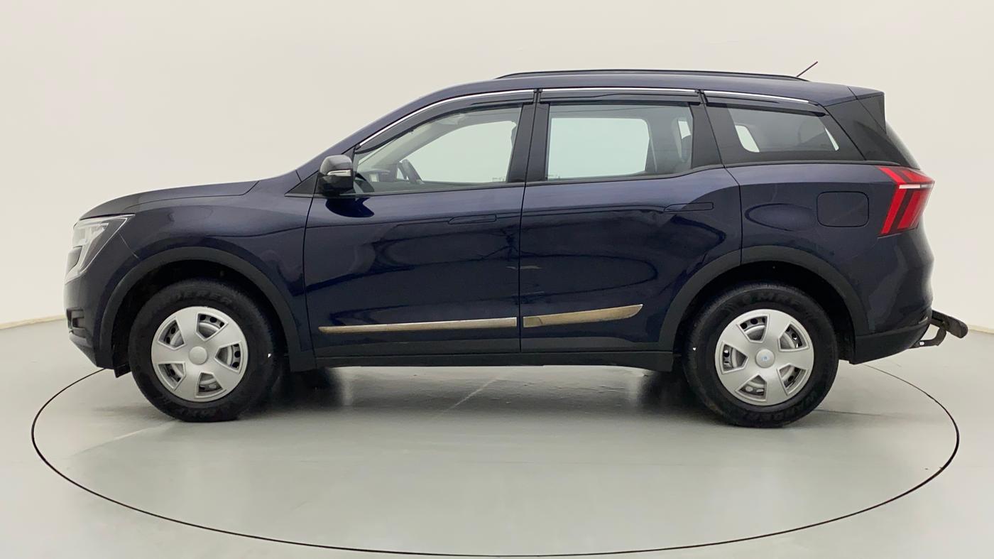 2022 Mahindra XUV700 MX P MT 5 STR, Petrol, Manual, 19,621 km, Left Side
