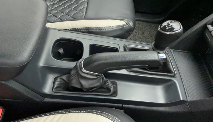 2022 Mahindra XUV700 MX P MT 5 STR, Petrol, Manual, 19,621 km, Gear Lever