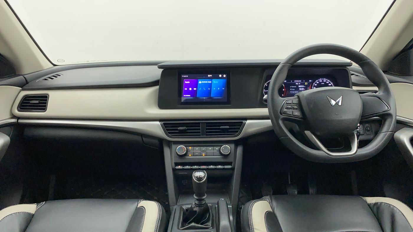 2022 Mahindra XUV700 MX P MT 5 STR, Petrol, Manual, 19,621 km, Dashboard