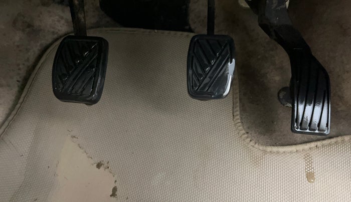 2015 Maruti Swift Dzire VXI, Petrol, Manual, 98,110 km, Pedals