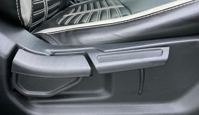 2019 Hyundai VENUE 1.0 TURBO GDI SX+ AT, Petrol, Automatic, 17,859 km, Driver Side Adjustment Panel