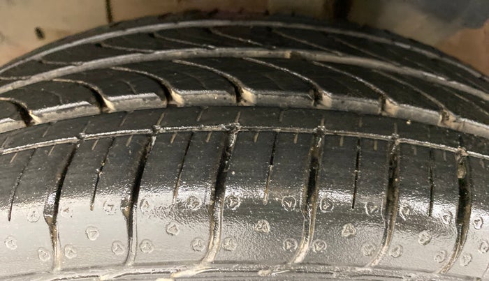 2022 Renault Kwid RXL, Petrol, Manual, 19,926 km, Left Front Tyre Tread