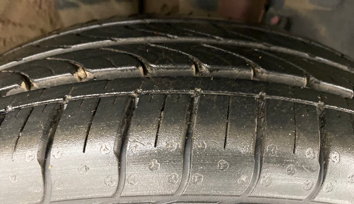 2022 Renault Kwid RXL, Petrol, Manual, 19,926 km, Right Front Tyre Tread