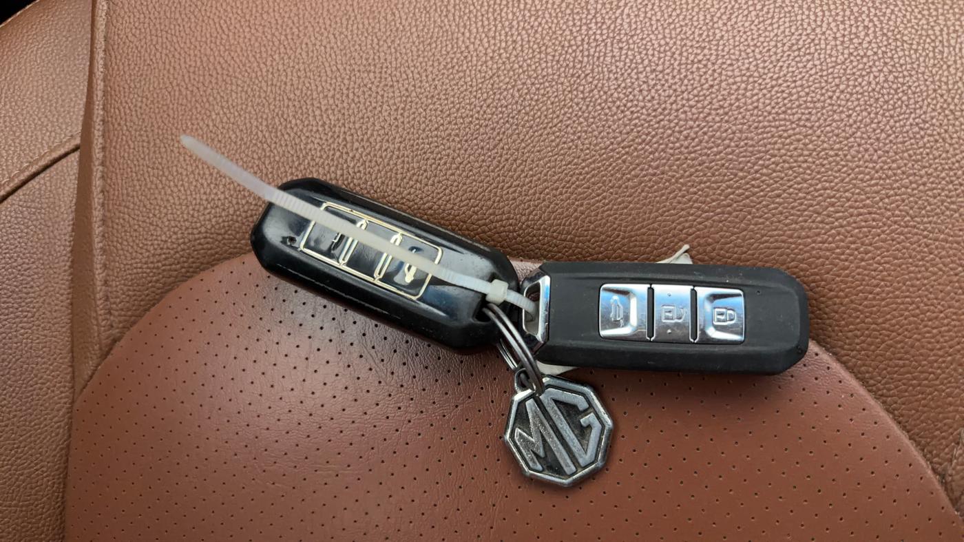 2020 MG HECTOR PLUS Sharp Pro 1.5 Turbo Petrol CVT 6 STR, Petrol, Automatic, 85,004 km, Key Close Up