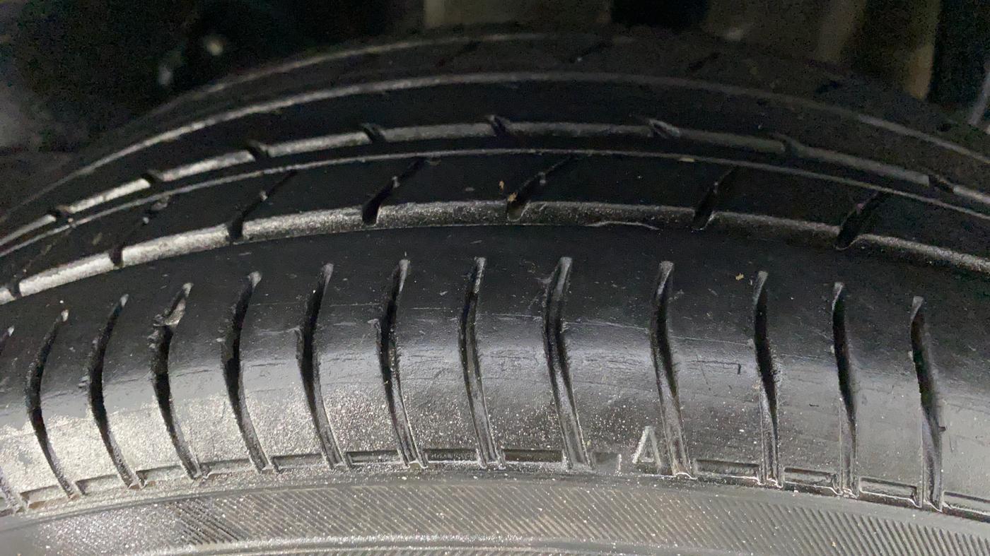 2018 Tata Tiago XZA 1.2 REVOTRON, CNG, Automatic, 33,229 km, Left Rear Tyre Tread