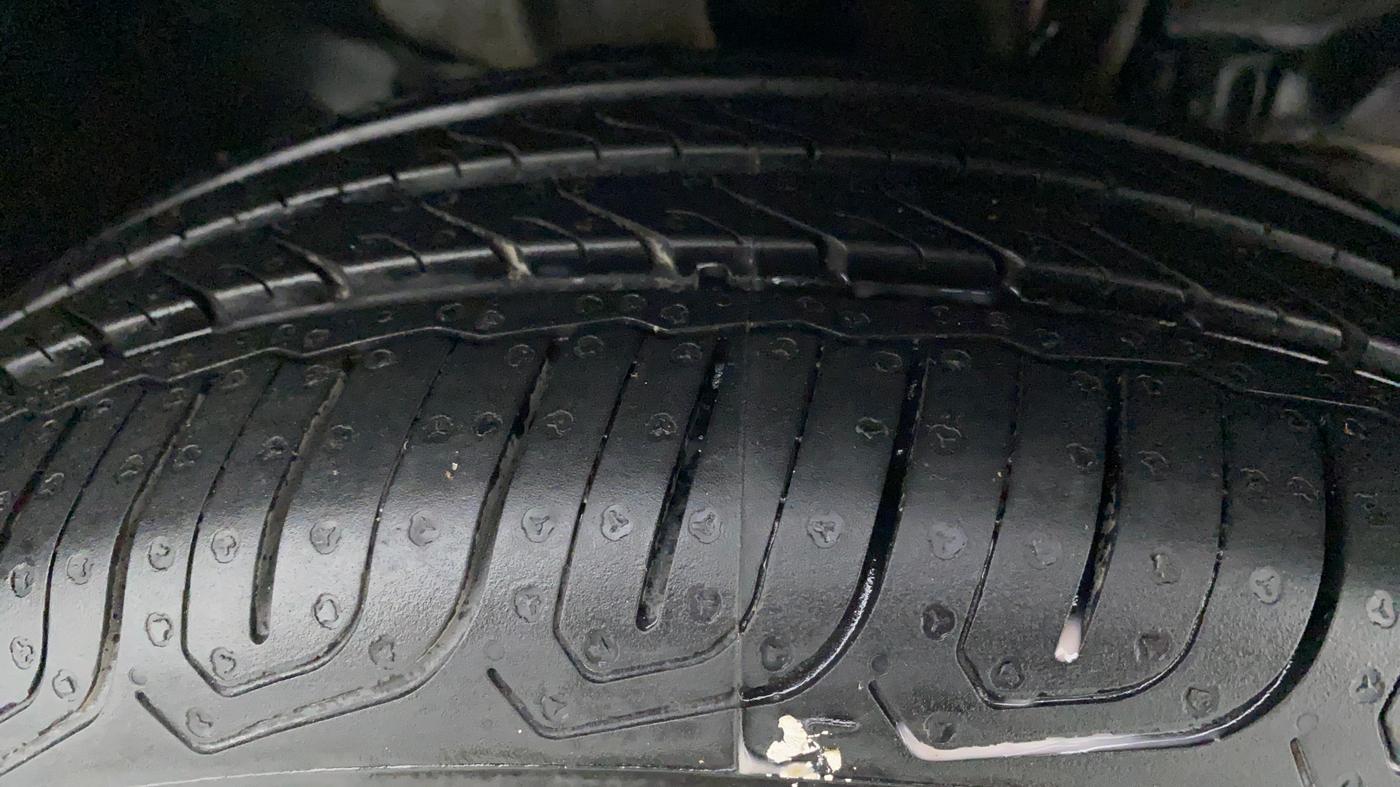 2018 Tata Tiago XZA 1.2 REVOTRON, CNG, Automatic, 33,229 km, Right Front Tyre Tread