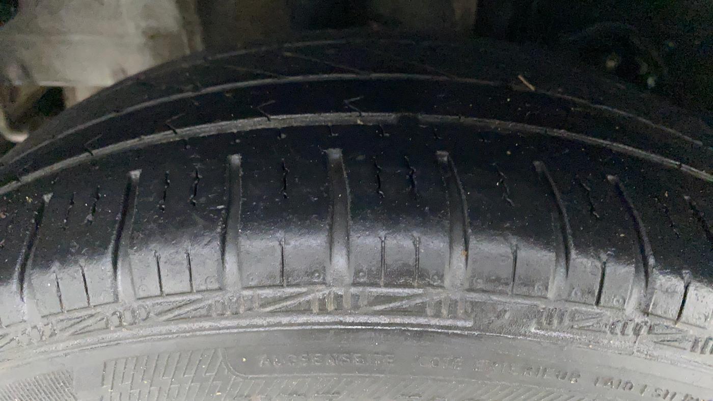 2018 Tata Tiago XZA 1.2 REVOTRON, CNG, Automatic, 33,229 km, Right Rear Tyre Tread