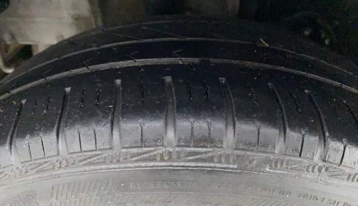 2018 Tata Tiago XZA 1.2 REVOTRON, CNG, Automatic, 33,229 km, Right Rear Tyre Tread