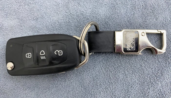 2018 Tata Tiago XZA 1.2 REVOTRON, CNG, Automatic, 33,229 km, Key Close Up