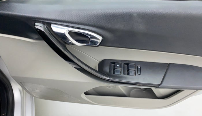 2018 Tata Tiago XZA 1.2 REVOTRON, CNG, Automatic, 33,229 km, Driver Side Door Panels Control