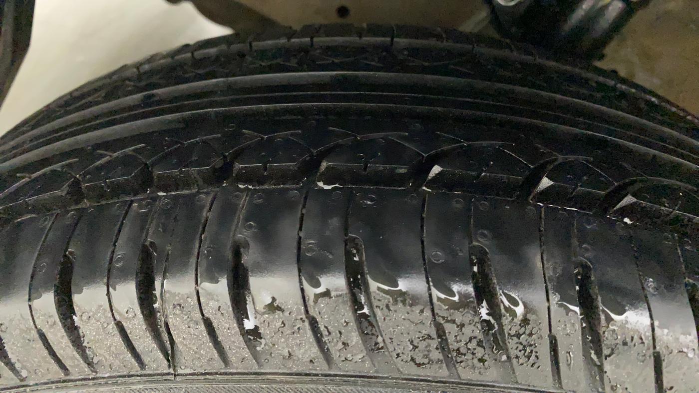 2017 Honda Amaze 1.2L I-VTEC S, CNG, Manual, 76,771 km, Left Front Tyre Tread