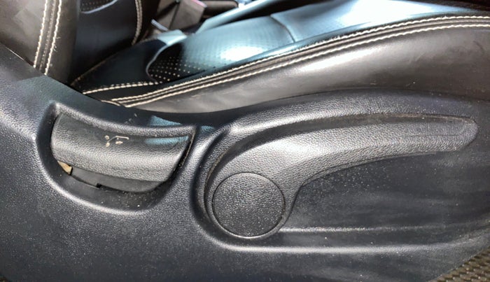 2018 Hyundai Creta E PLUS 1.6 PETROL, Petrol, Manual, 73,509 km, Driver Side Adjustment Panel