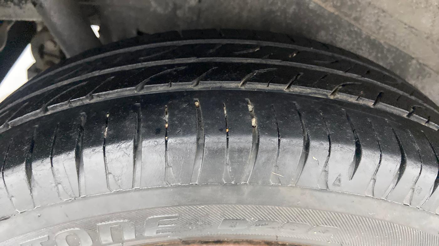 2013 Maruti Wagon R 1.0 VXI, Petrol, Manual, 69,361 km, Right Rear Tyre Tread