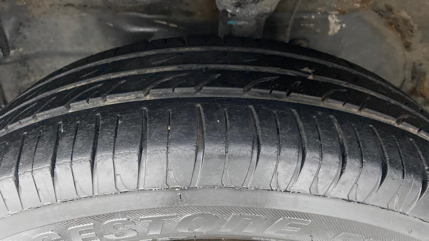 2013 Maruti Wagon R 1.0 VXI, Petrol, Manual, 69,361 km, Left Front Tyre Tread
