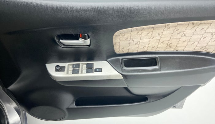 2013 Maruti Wagon R 1.0 VXI, Petrol, Manual, 69,361 km, Driver Side Door Panels Control