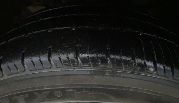 2016 Tata Tiago XT PETROL, Petrol, Manual, 60,689 km, Left Front Tyre Tread