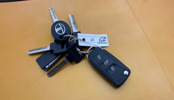 2016 Tata Tiago XT PETROL, Petrol, Manual, 60,689 km, Key Close Up