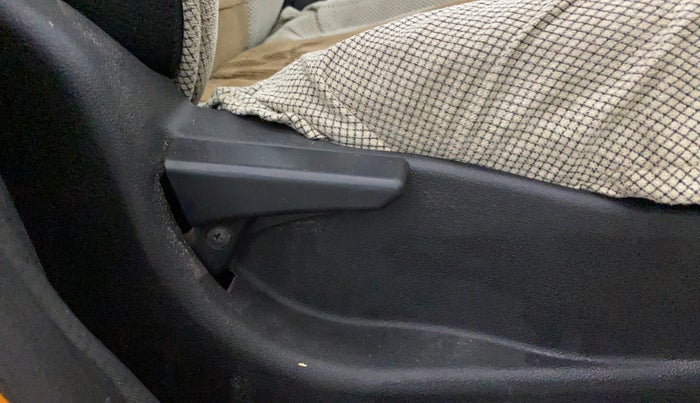 2016 Tata Tiago XT PETROL, Petrol, Manual, 60,689 km, Driver Side Adjustment Panel