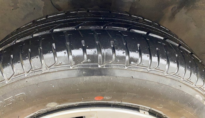 2016 Hyundai Elite i20 MAGNA 1.2, Petrol, Manual, 36,190 km, Left Front Tyre Tread