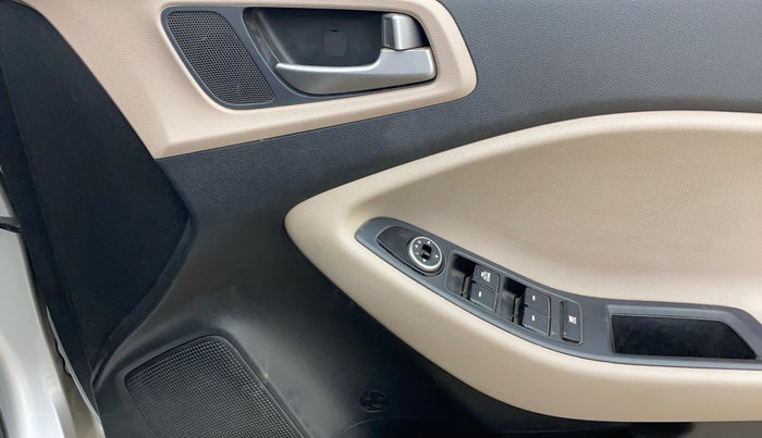 2016 Hyundai Elite i20 MAGNA 1.2, Petrol, Manual, 36,190 km, Driver Side Door Panels Control