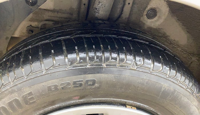 2016 Hyundai Elite i20 MAGNA 1.2, Petrol, Manual, 36,190 km, Right Rear Tyre Tread