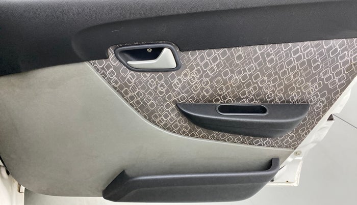 2016 Maruti Alto 800 LXI, Petrol, Manual, 37,796 km, Driver Side Door Panels Control