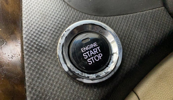 2015 Hyundai Verna FLUIDIC 4S 1.6 VTVT S(O), Petrol, Manual, 71,982 km, Keyless Start/ Stop Button