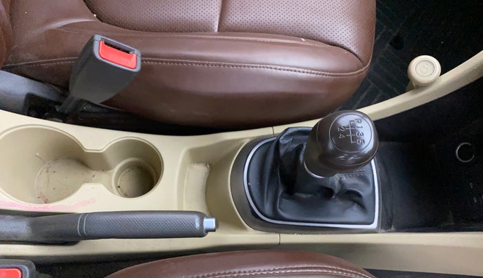 2015 Hyundai Verna FLUIDIC 4S 1.6 VTVT S(O), Petrol, Manual, 71,982 km, Gear Lever