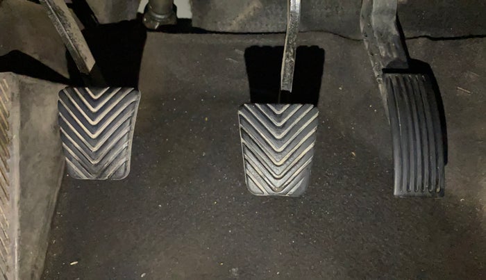 2015 Hyundai Verna FLUIDIC 4S 1.6 VTVT S(O), Petrol, Manual, 71,982 km, Pedals