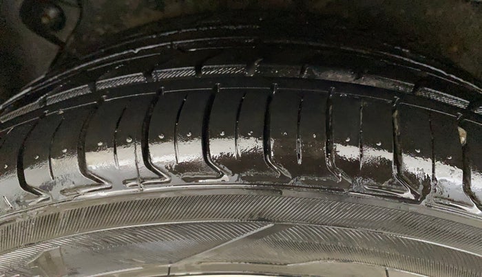 2015 Hyundai Verna FLUIDIC 4S 1.6 VTVT S(O), Petrol, Manual, 71,982 km, Right Rear Tyre Tread