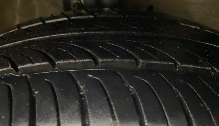 2017 Maruti Celerio VXI, Petrol, Manual, 68,008 km, Right Front Tyre Tread