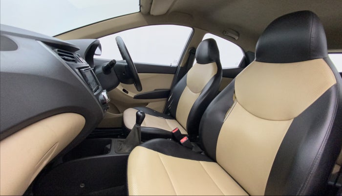 2014 Hyundai Eon ERA +, Petrol, Manual, 85,668 km, Right Side Front Door Cabin