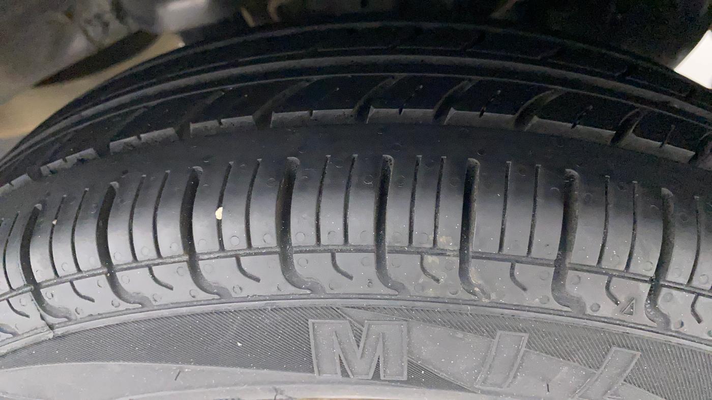 2014 Hyundai Eon ERA +, Petrol, Manual, 85,668 km, Left Rear Tyre Tread