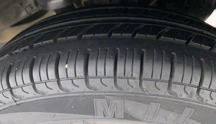 2014 Hyundai Eon ERA +, Petrol, Manual, 85,668 km, Left Rear Tyre Tread