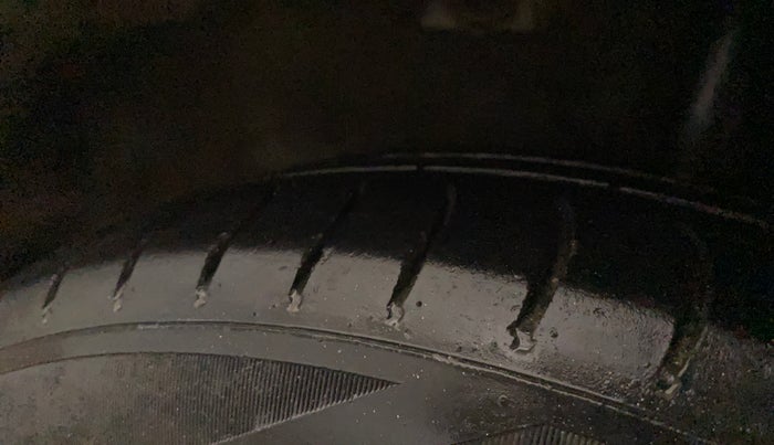 2017 Hyundai Xcent S 1.2, Petrol, Manual, 1,09,122 km, Left Rear Tyre Tread
