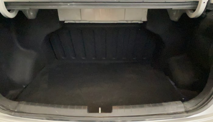 2017 Hyundai Xcent S 1.2, Petrol, Manual, 1,09,122 km, Boot Inside