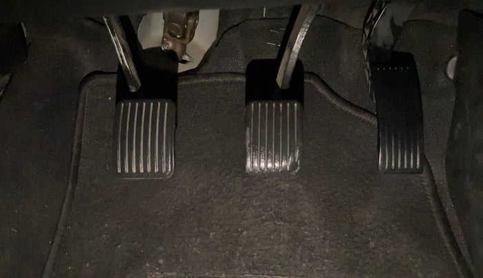 2017 Hyundai Xcent S 1.2, Petrol, Manual, 1,09,122 km, Pedals