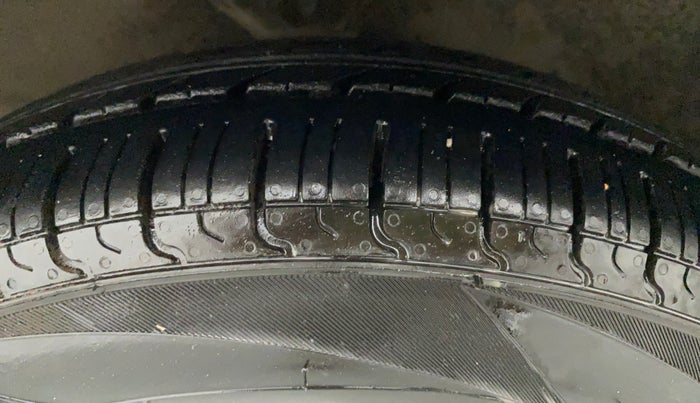 2012 Hyundai Santro Xing GL PLUS, Petrol, Manual, 90,337 km, Left Front Tyre Tread