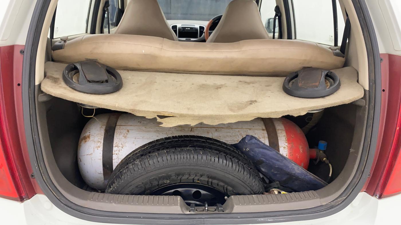 2013 Hyundai i10 MAGNA 1.1, CNG, Manual, 65,764 km, Boot Inside