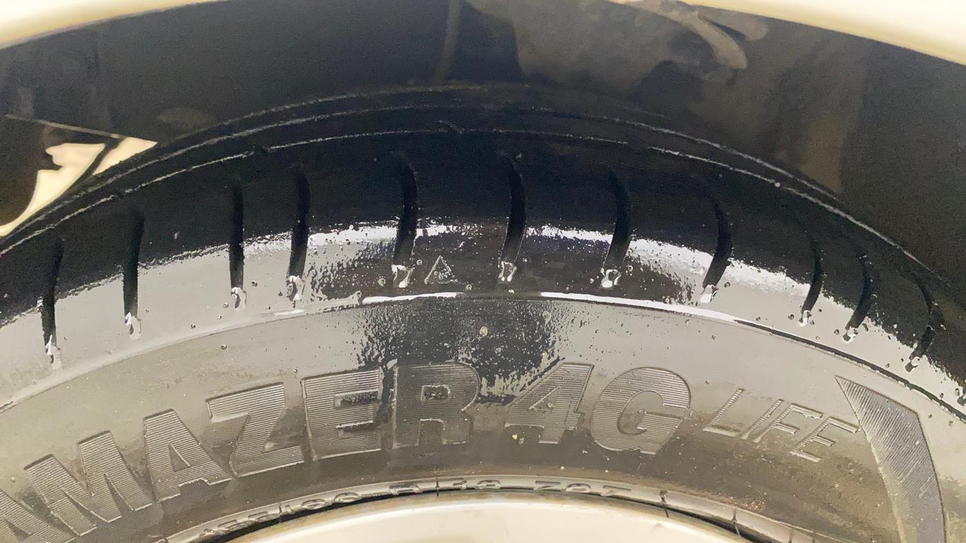 2013 Hyundai i10 MAGNA 1.1, CNG, Manual, 65,764 km, Left Front Tyre Tread