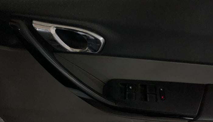 2019 Tata Tiago XZ PLUS PETROL, Petrol, Manual, 68,757 km, Driver Side Door Panels Control