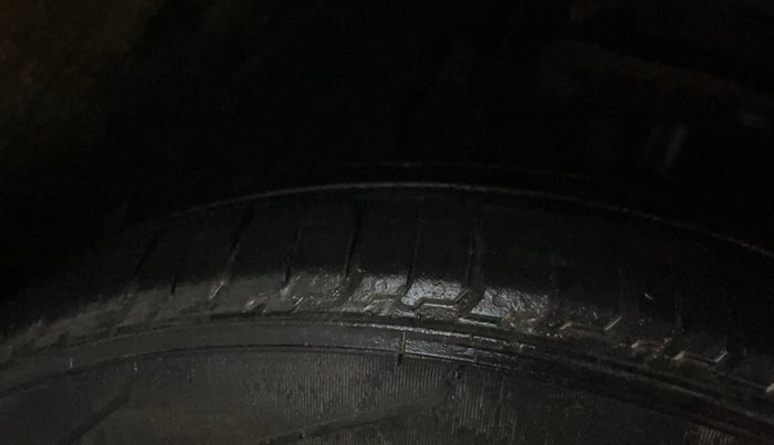 2019 Tata Tiago XZ PLUS PETROL, Petrol, Manual, 68,757 km, Right Front Tyre Tread